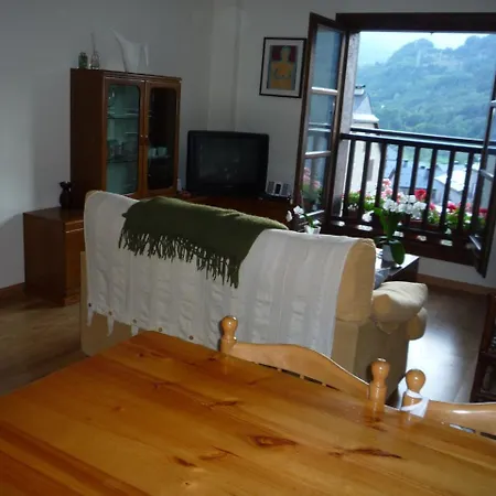 El Pueyo De Jaca Apartment